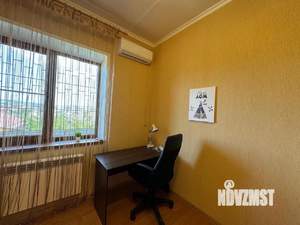 Дом 242м&sup2;, 3-этажный, на длительный срок, 