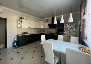 Дом 190м&sup2;, 2-этажный, участок 6 сот.  