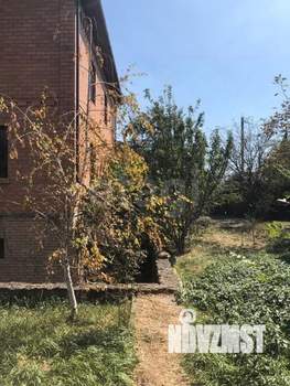 Дом 242м&sup2;, 3-этажный, участок 955 сот.  