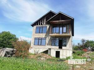 Дом 300м&sup2;, 2-этажный, участок 10 сот.  