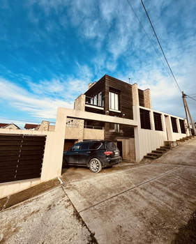 Дом 400м&sup2;, 4-этажный, участок 19 сот.  