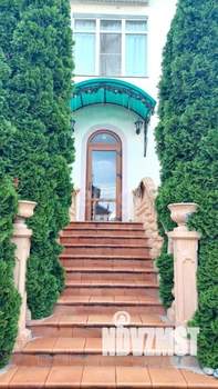 Дом 487м&sup2;, 2-этажный, участок 10 сот.  