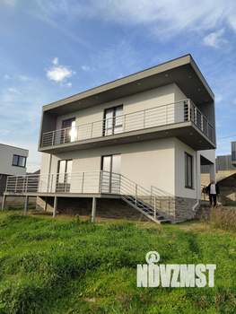 Коттедж 194м&sup2;, 2-этажный, участок 6 сот.  