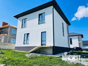 Дом 144м&sup2;, 2-этажный, участок 4 сот.  