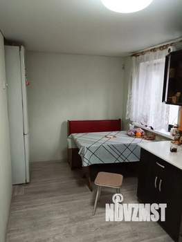 Дом 63м&sup2;, 2-этажный, участок 3 сот.  