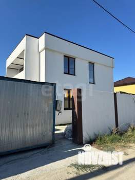 Дом 271м&sup2;, 2-этажный, участок 4 сот.  