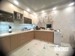 Дом 200м&sup2;, 3-этажный, участок 8 сот.  