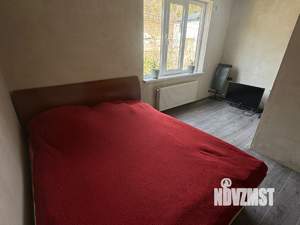 Дом 100м&sup2;, 2-этажный, участок 7 сот.  