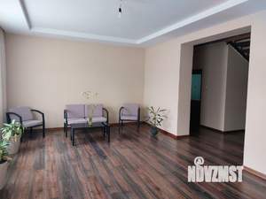 Дом 225м&sup2;, 2-этажный, участок 5 сот.  