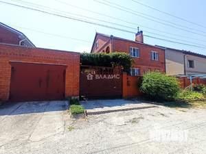 Дом 357м², 3-этажный, участок 6 сот.  