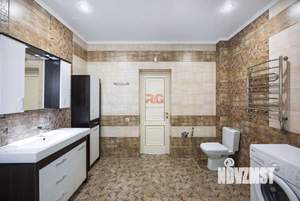 Дом 174м², 2-этажный, участок 5 сот.  
