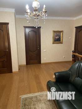 Дом 280м&sup2;, 3-этажный, участок 21 сот.  