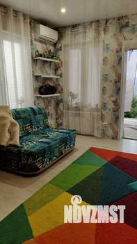 Дом 35м&sup2;, 2-этажный, участок 5 сот.  