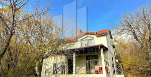 Дом 100м&sup2;, 2-этажный, участок 60 сот.  