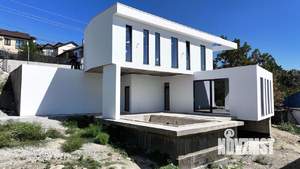 Дом 140м&sup2;, 2-этажный, участок 4 сот.  