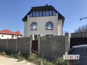 Дом 295м², 3-этажный, участок 4 сот.  