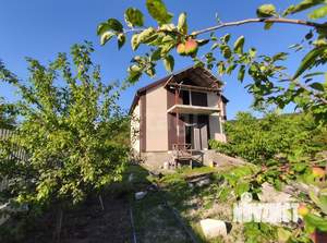 Дом 100м&sup2;, 2-этажный, участок 6 сот.  