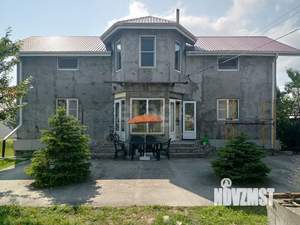 Дом 383м&sup2;, 3-этажный, участок 10 сот.  