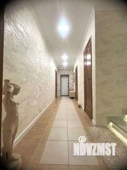 Дом 200м&sup2;, 3-этажный, участок 8 сот.  