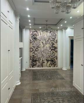 Дом 460м&sup2;, 3-этажный, участок 8 сот.  