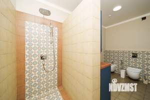 Коттедж 347м², 3-этажный, участок 5 сот.  