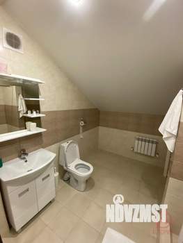 Дом 240м², 3-этажный, участок 16 сот.  