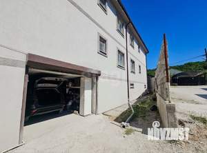 Дом 558м&sup2;, 3-этажный, участок 8 сот.  