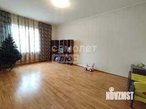 Дом 239м&sup2;, 3-этажный, участок 5 сот.  