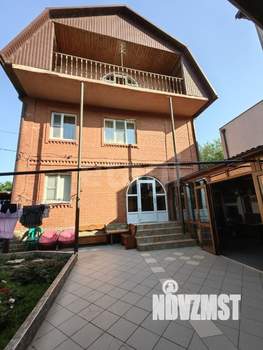 Дом 187м&sup2;, 2-этажный, участок 3 сот.  