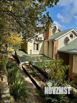 Дом 250м², 2-этажный, участок 20 сот.  