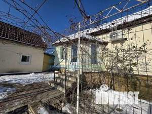 Дом 263м&sup2;, 3-этажный, участок 8 сот.  