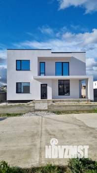 Дом 220м&sup2;, 2-этажный, участок 5 сот.  