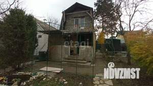 Дом 28м&sup2;, 2-этажный, участок 5 сот.  