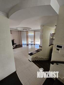 Дом 275м², 2-этажный, участок 6 сот.  