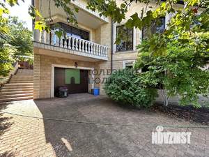 Дом 342м², 3-этажный, участок 12 сот.  