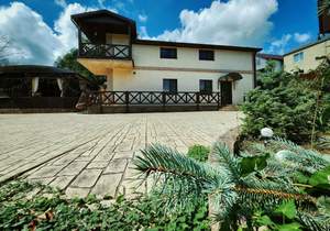 Дом 200м&sup2;, 2-этажный, участок 6 сот.  