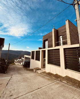 Дом 400м&sup2;, 4-этажный, участок 19 сот.  