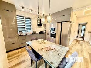 Дом 90м&sup2;, 2-этажный, участок 3 сот.  