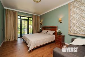 Коттедж 347м², 3-этажный, участок 5 сот.  