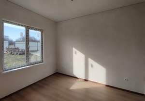 Дом 100м&sup2;, 2-этажный, участок 5 сот.  