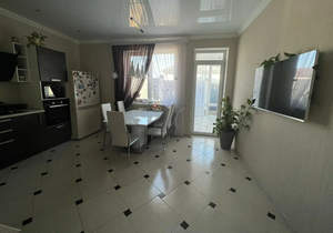 Дом 190м&sup2;, 2-этажный, участок 6 сот.  