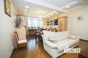 Дом 350м², 2-этажный, участок 6 сот.  