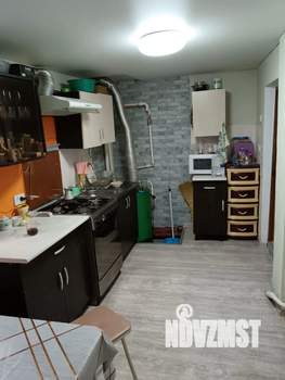 Дом 63м&sup2;, 2-этажный, участок 3 сот.  