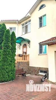 Дом 487м&sup2;, 2-этажный, участок 10 сот.  