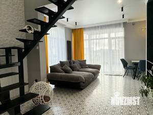 Дом 252м&sup2;, 3-этажный, участок 6 сот.  