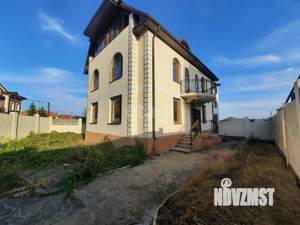 Дом 295м&sup2;, 3-этажный, участок 4 сот.  