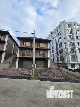 Дом 280м&sup2;, 3-этажный, участок 4 сот.  