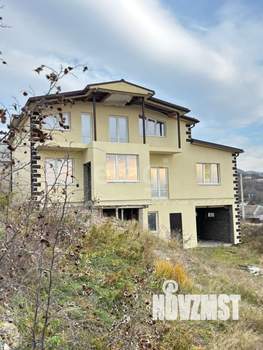 Дом 331м&sup2;, 2-этажный, участок 9 сот.  