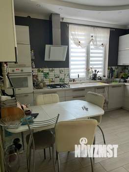 Дом 274м&sup2;, 3-этажный, участок 8 сот.  