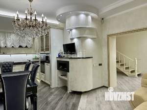 Дом 170м&sup2;, 2-этажный, участок 8 сот.  